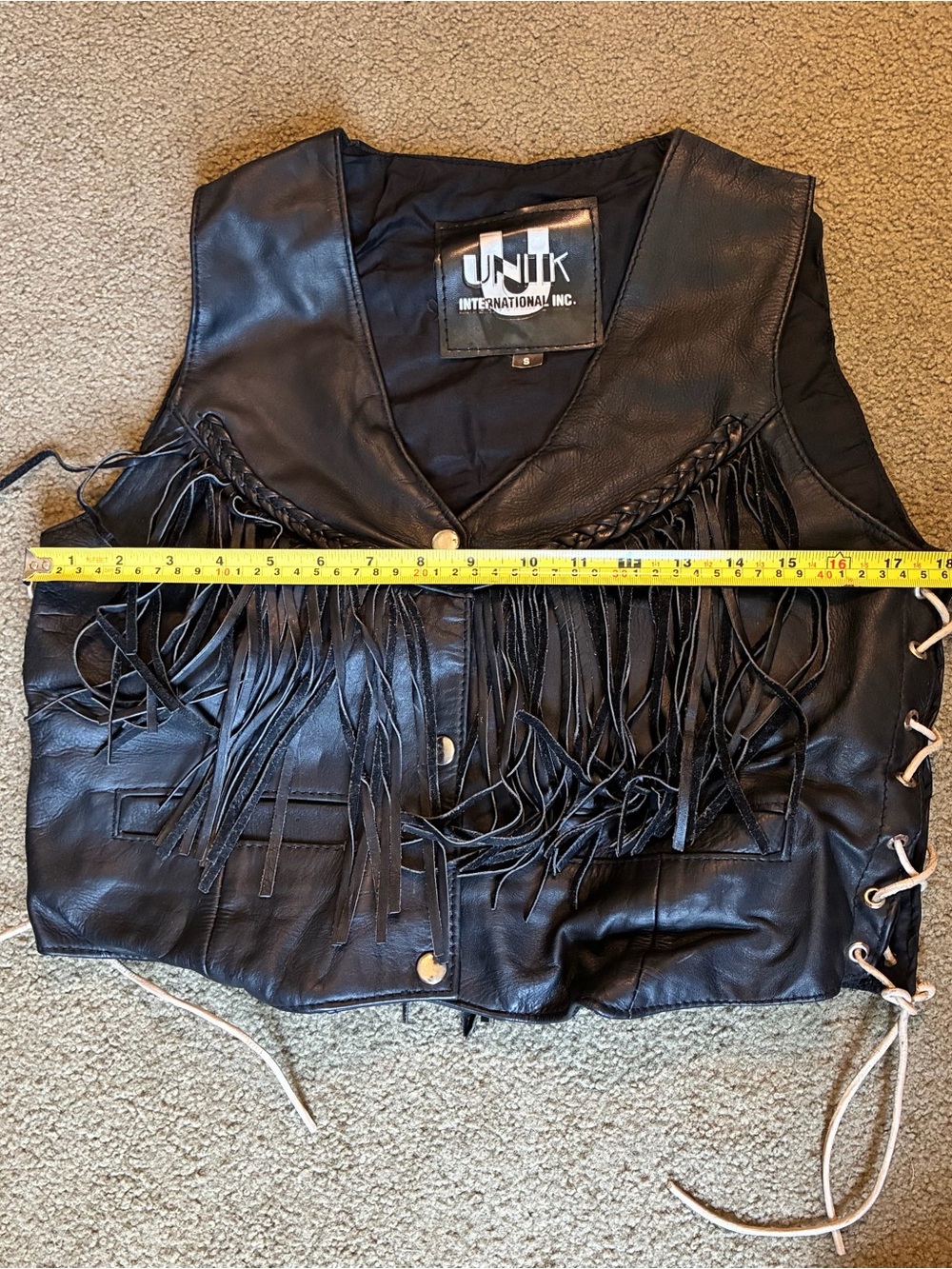 Women’s Unik Black Leather Fringe Biker Motorcycle Vest with White Wolf Moon - Picture 6 of 12